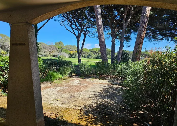 Appartement Golf De Valescure Avec Jardin