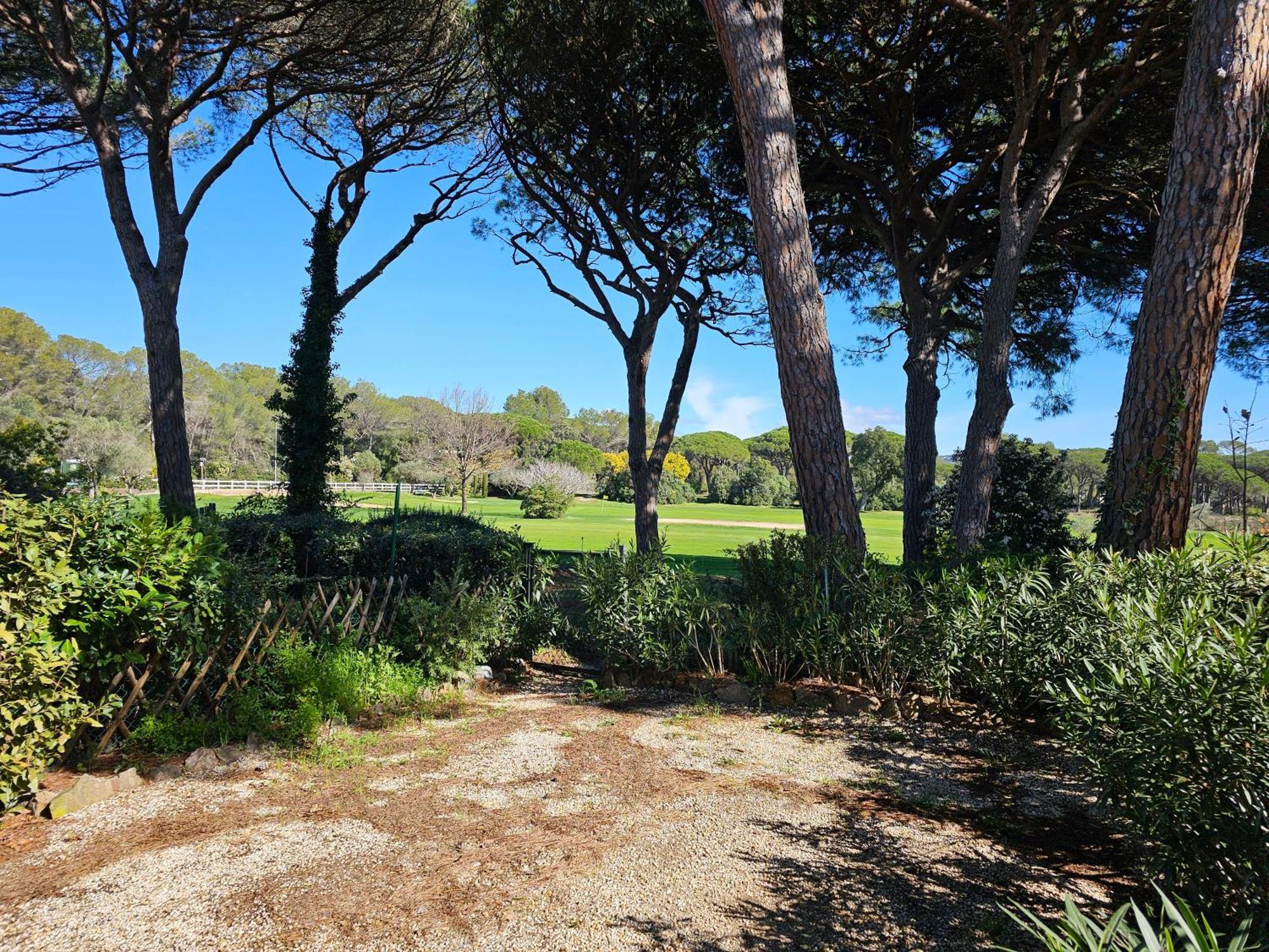 Golf De Valescure Avec Jardin